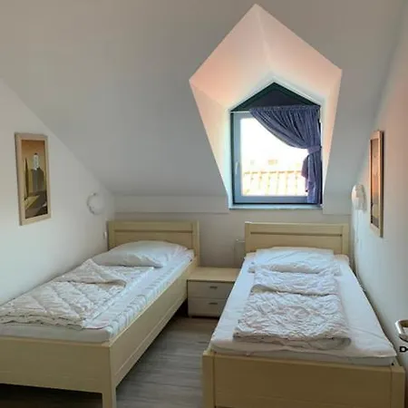 Inselblume 33 - Im Turm Der Strandburg * Burgtiefe auf Fehmarn
